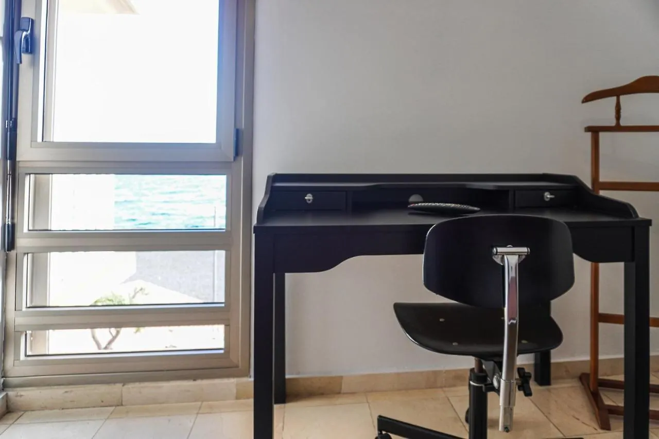 קנדלריה Sky & Sea, The House By The Beach 0*,