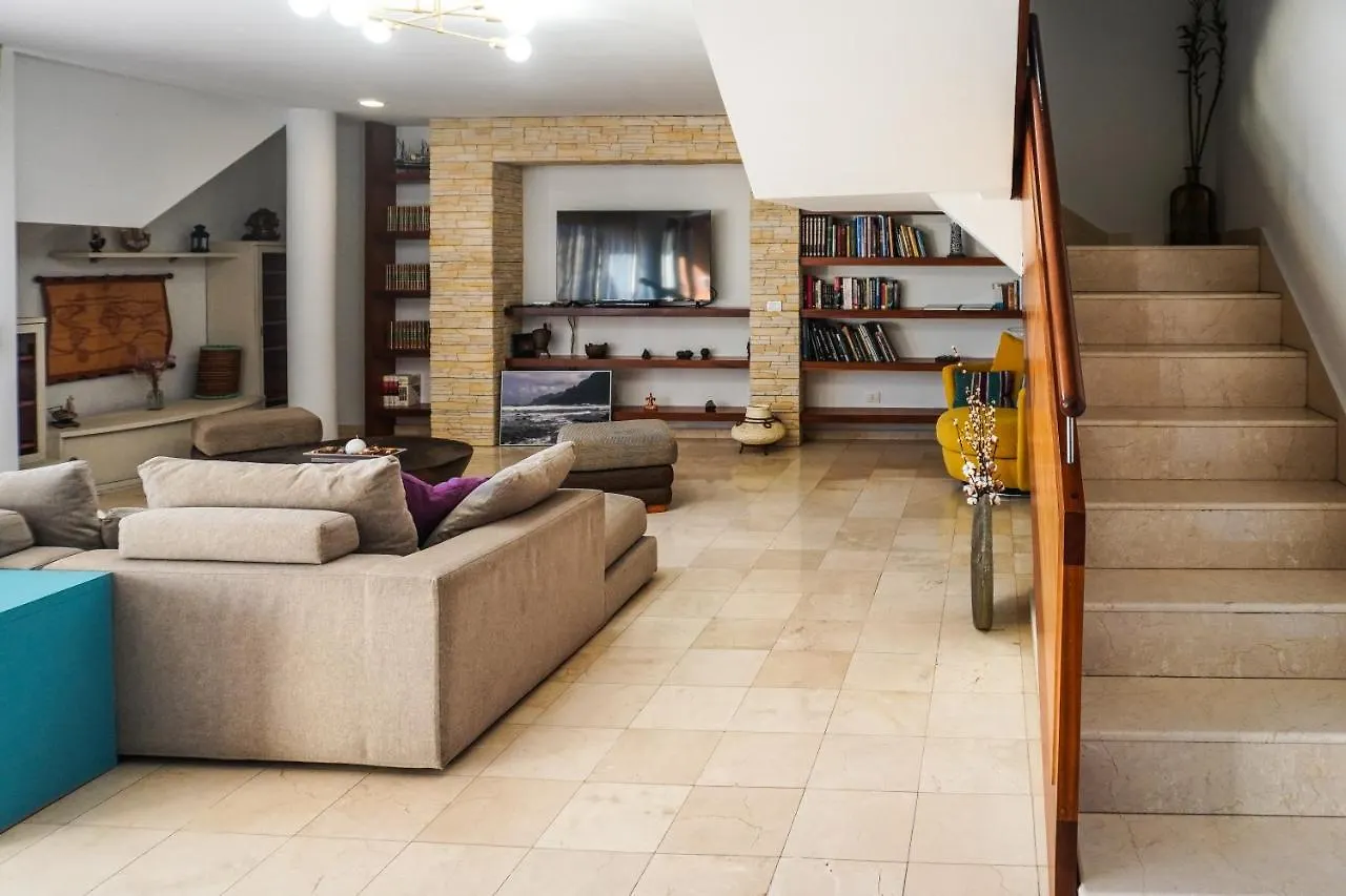 קנדלריה Sky & Sea, The House By The Beach בית נופש